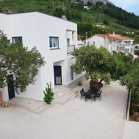 Ctma325 - Holiday House With Private Pool, 8 Persons * Makarská